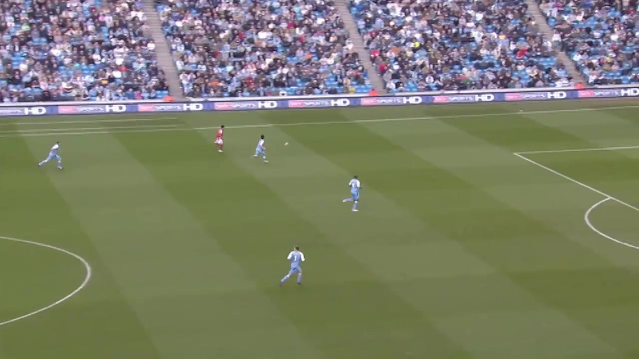 当年孙继海大战郑智当年英超赛场上演中国德比